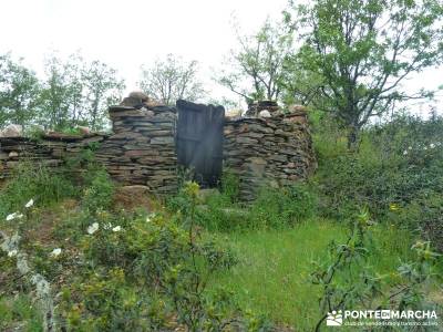 Cascadas del Aljibe; singles; cruce de caminos; camino de santiago;circo de gredos ruta